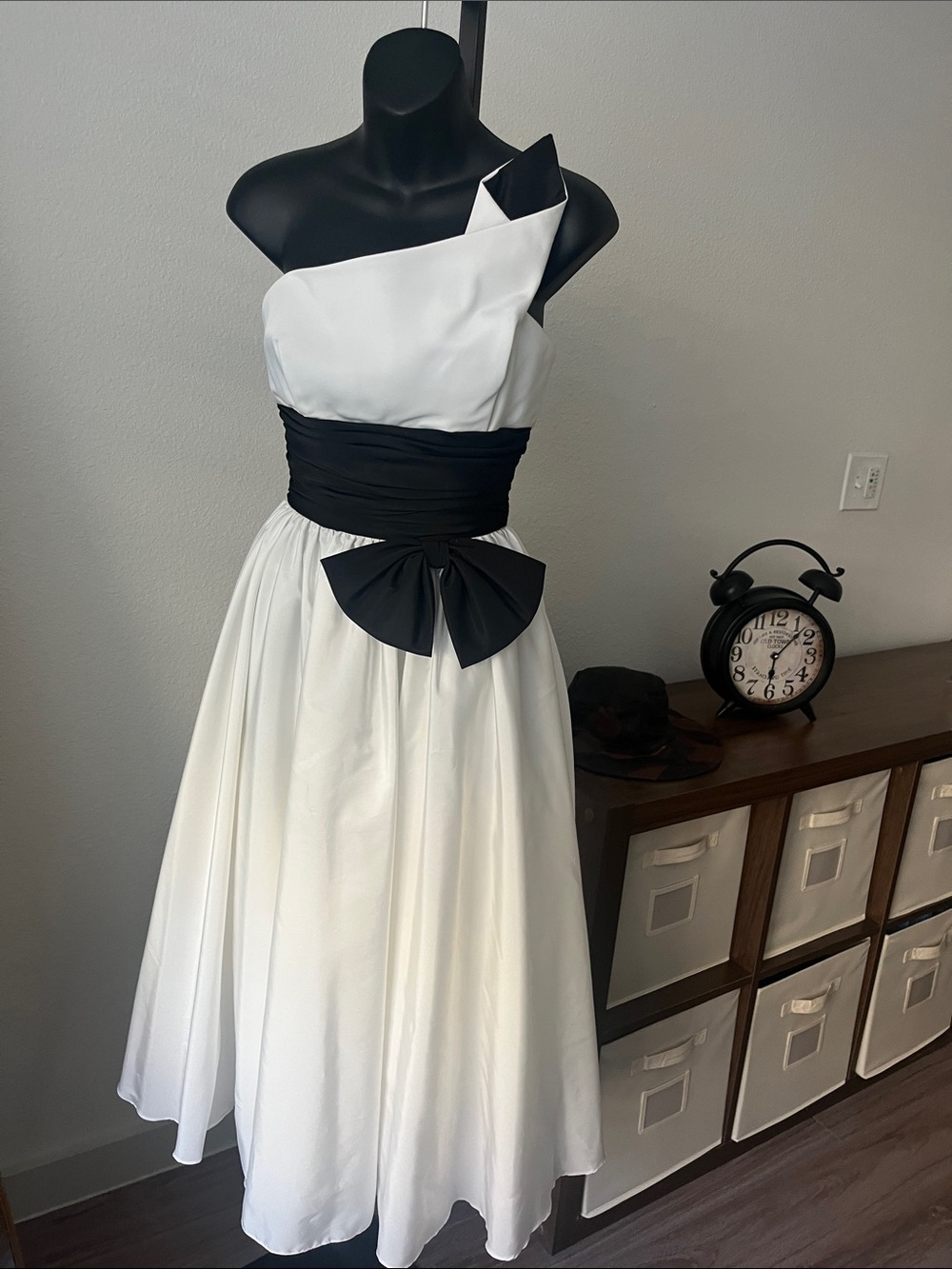 Mike Benet Vintage One-Shoulder White Dress. Preloved